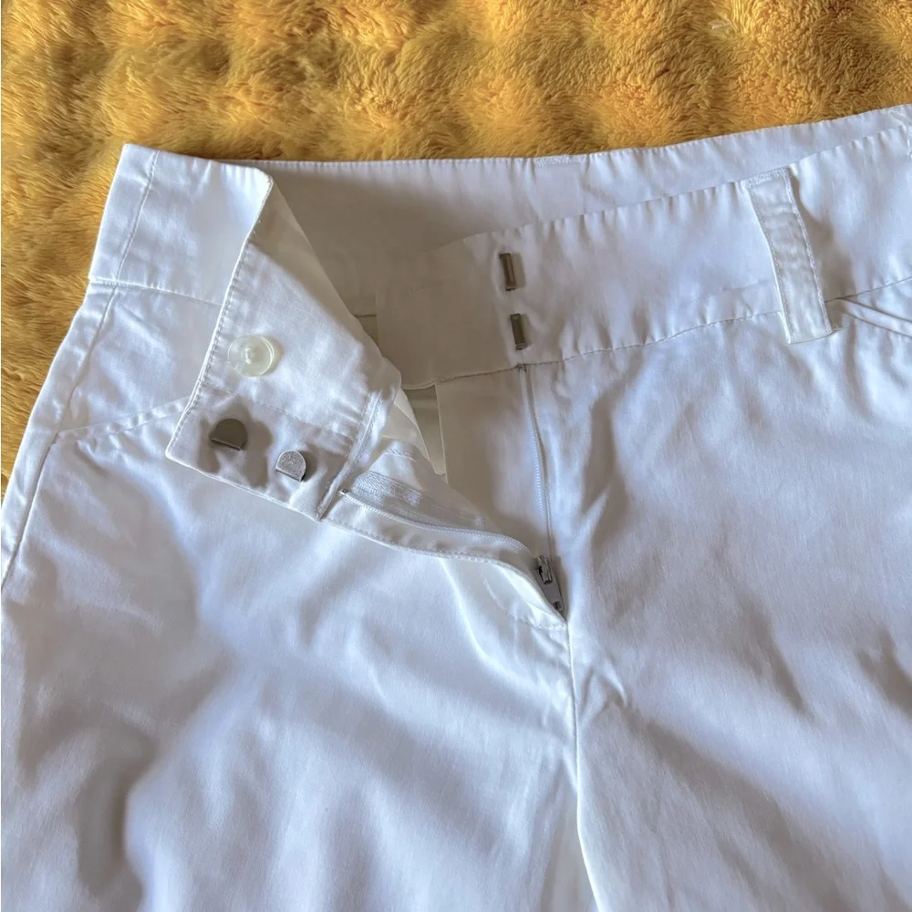 NWOT- Kenar Women's Classic Crisp White Shorts, never worn